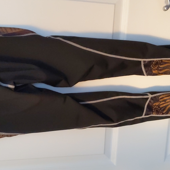 Dark Brown with Skull + Cityscape - Picture 8 of 16